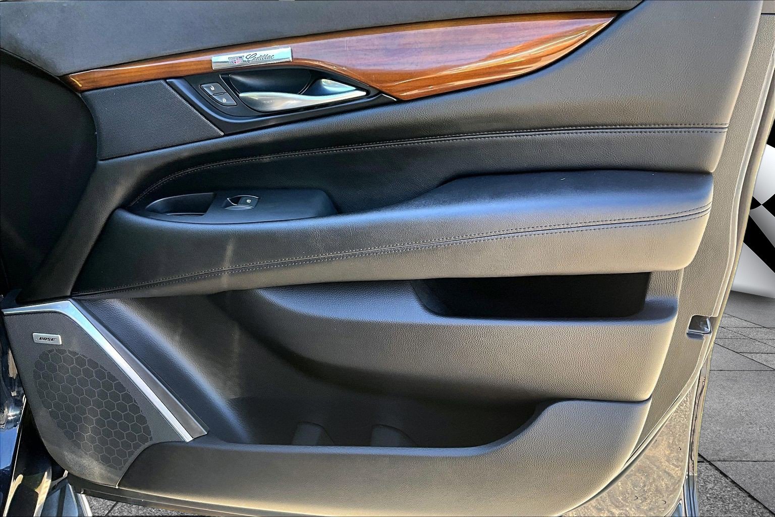 Used 2020 Cadillac Escalade Luxury AWD/4WD image 19