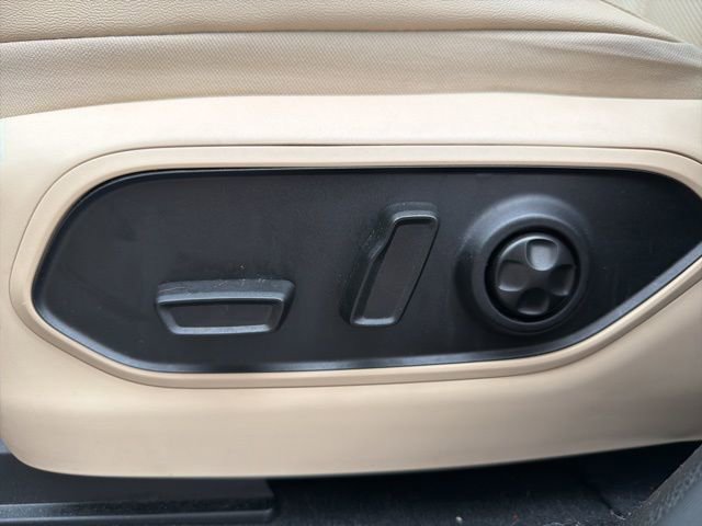 Used 2023 Jeep Grand Cherokee L Limited w/ Luxury Tech Group II image 12