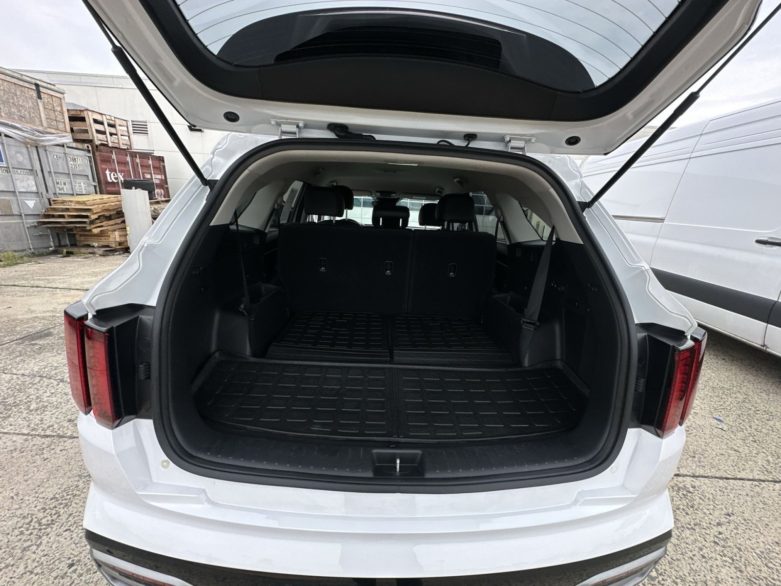 Used 2021 Kia Sorento S FWD image 33