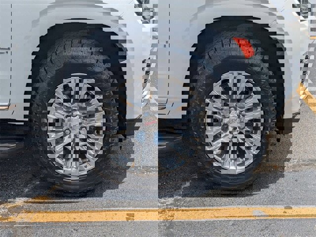 Used 2023 GMC Yukon Denali image 9