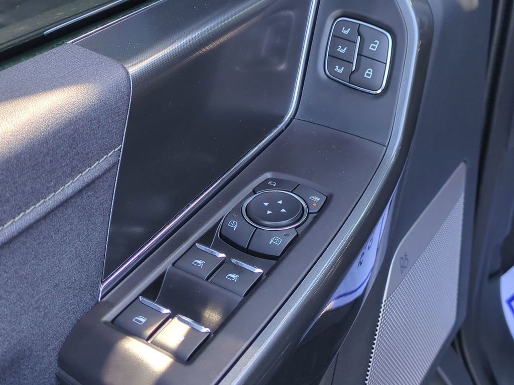 Certified 2022 Ford F150 Lariat w/ Equipment Group 502A High image 12