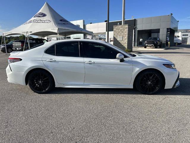 Used 2022 Toyota Camry XSE FWD image 3