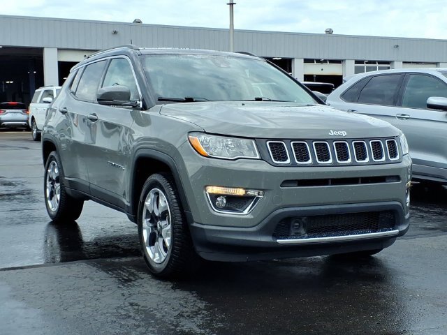 Used 2021 Jeep Compass Limited w/ Sun and Sound Group AWD/4WD image 3