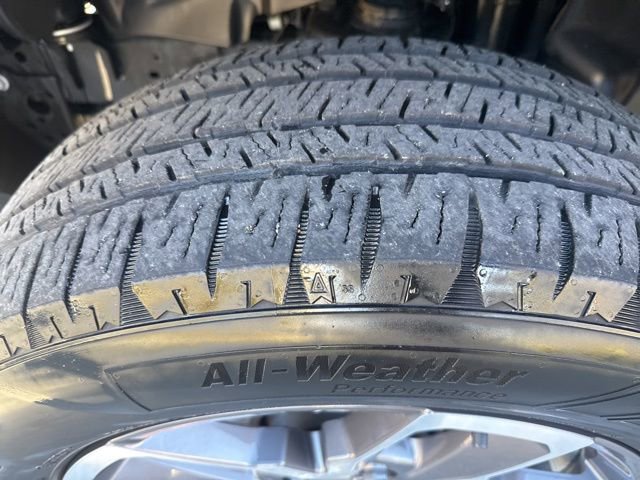 Used 2024 Jeep Wrangler Unlimited w/ Convenience Group AWD/4WD image 13