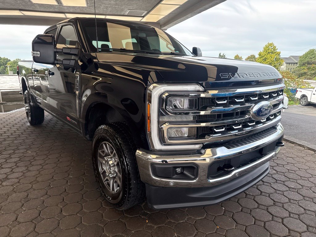 Certified 2025 Ford F350 Lariat w/ Lariat Ultimate Package AWD/4WD image 4