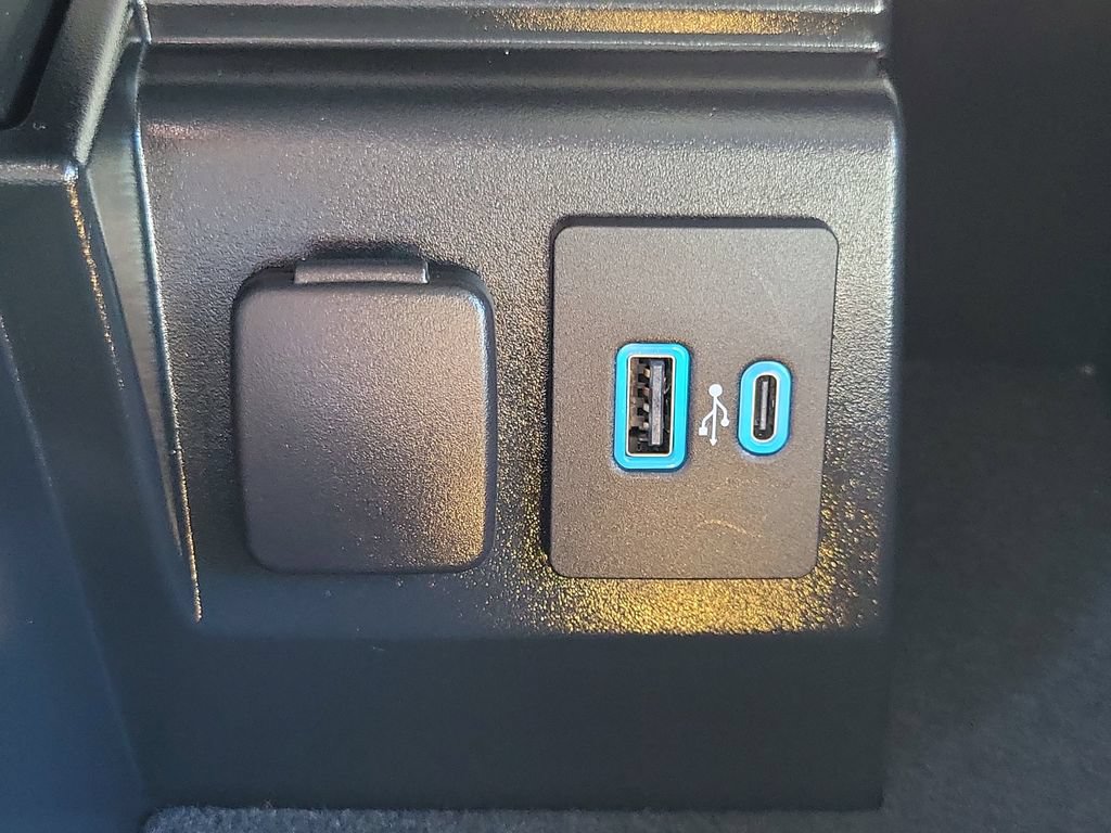 Certified 2023 Ford Explorer XLT w/ Equipment Group 202A AWD/4WD image 32