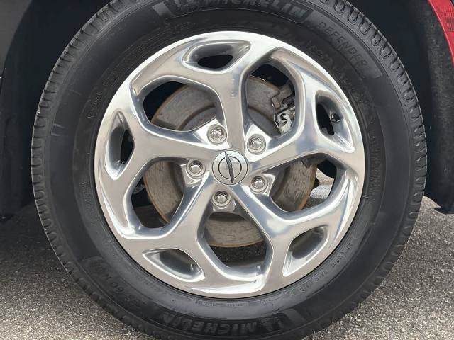 Used 2021 Chrysler Pacifica Limited w/ Uconnect Theater Family Group AWD/4WD image 14