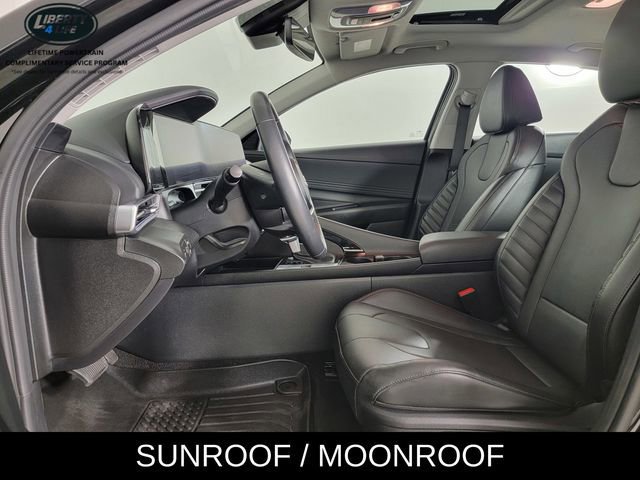 Used 2023 Hyundai Elantra Limited image 13