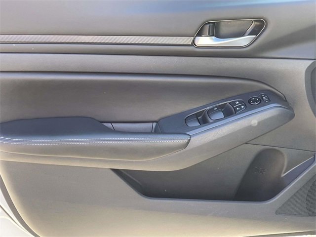 Used 2024 Nissan Altima 2.5 SV w/ SV Premium Package image 13