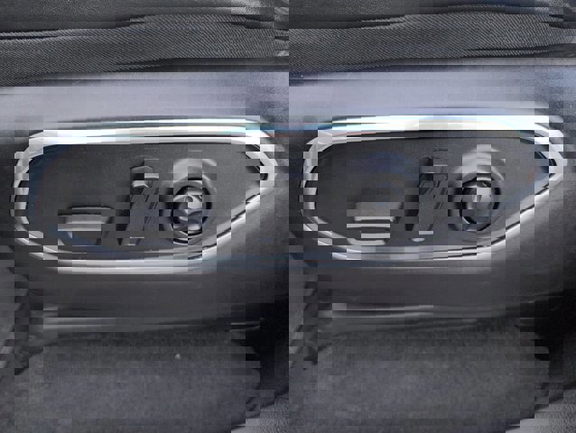 Used 2024 Jeep Wagoneer L Series II image 12