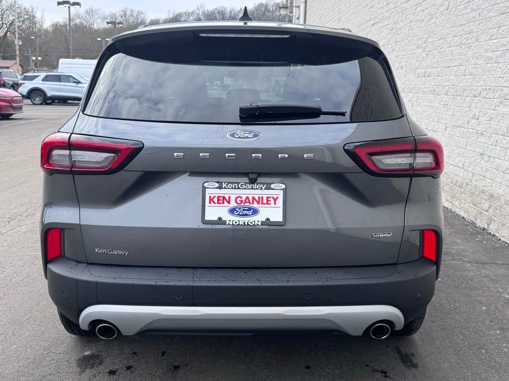 Certified 2023 Ford Escape SE w/ PHEV Premium Package image 4