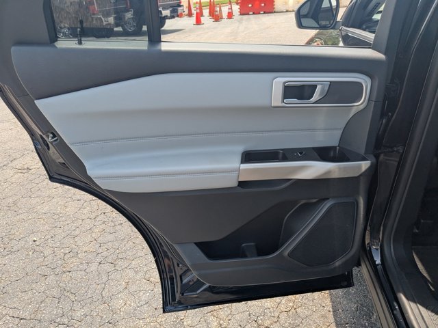 Certified 2021 Ford Explorer XLT w/ Equipment Group 202A AWD/4WD image 27