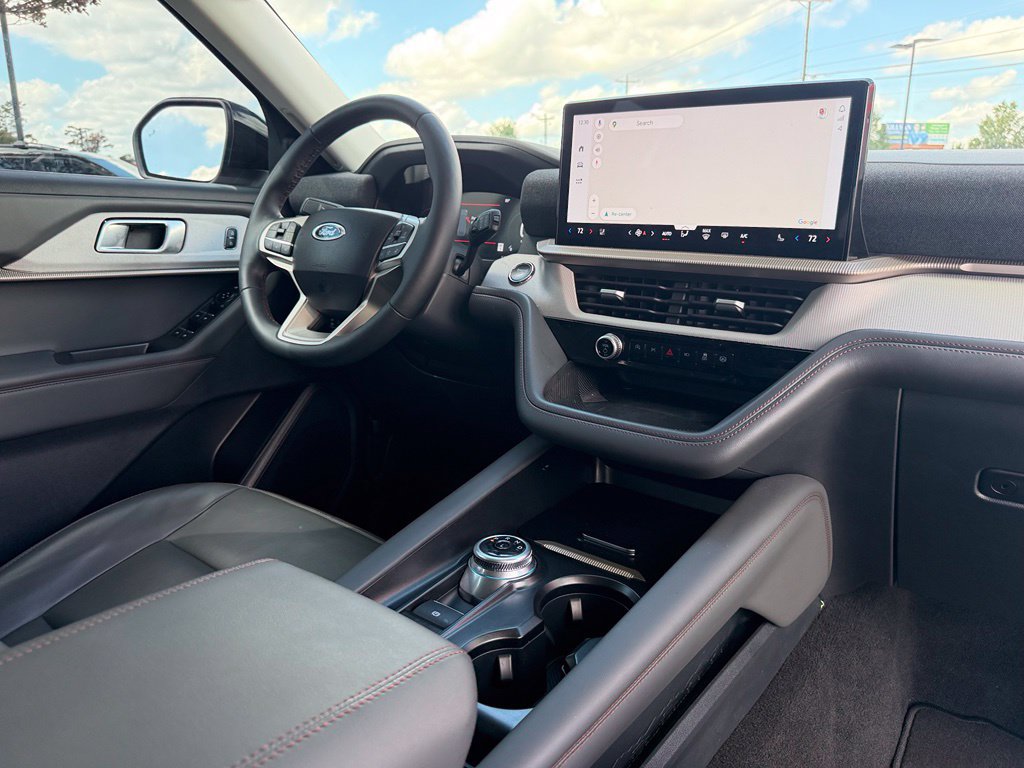 Certified 2025 Ford Explorer Active w/ Active Comfort Package RWD image 10