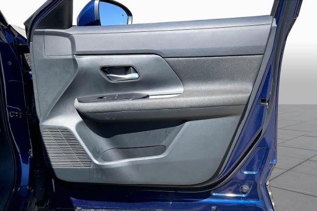 Used 2025 Nissan Kicks SV FWD image 22