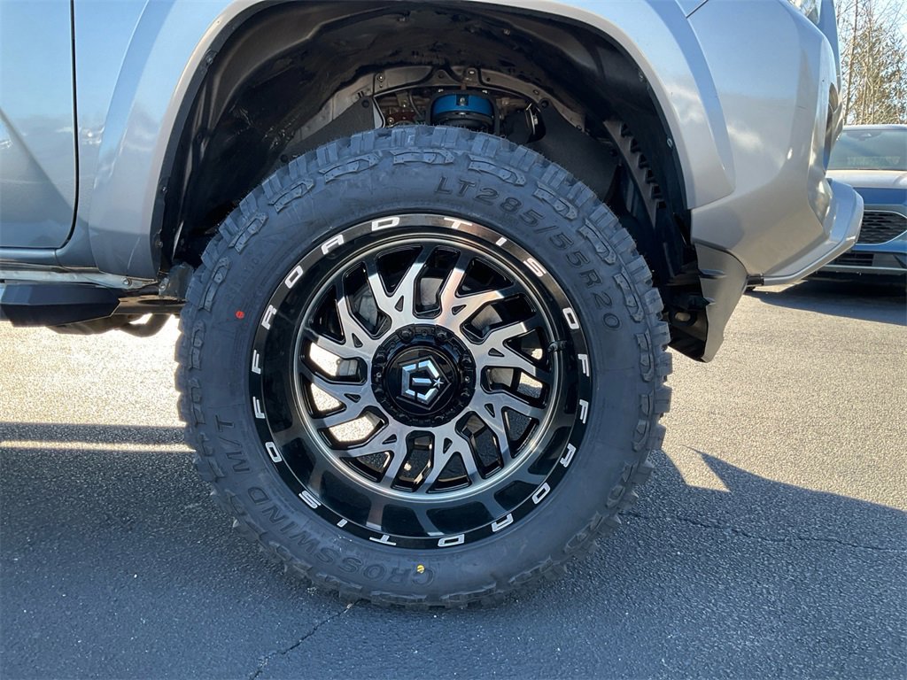 Used 2020 Toyota Tacoma TRD Sport image 10