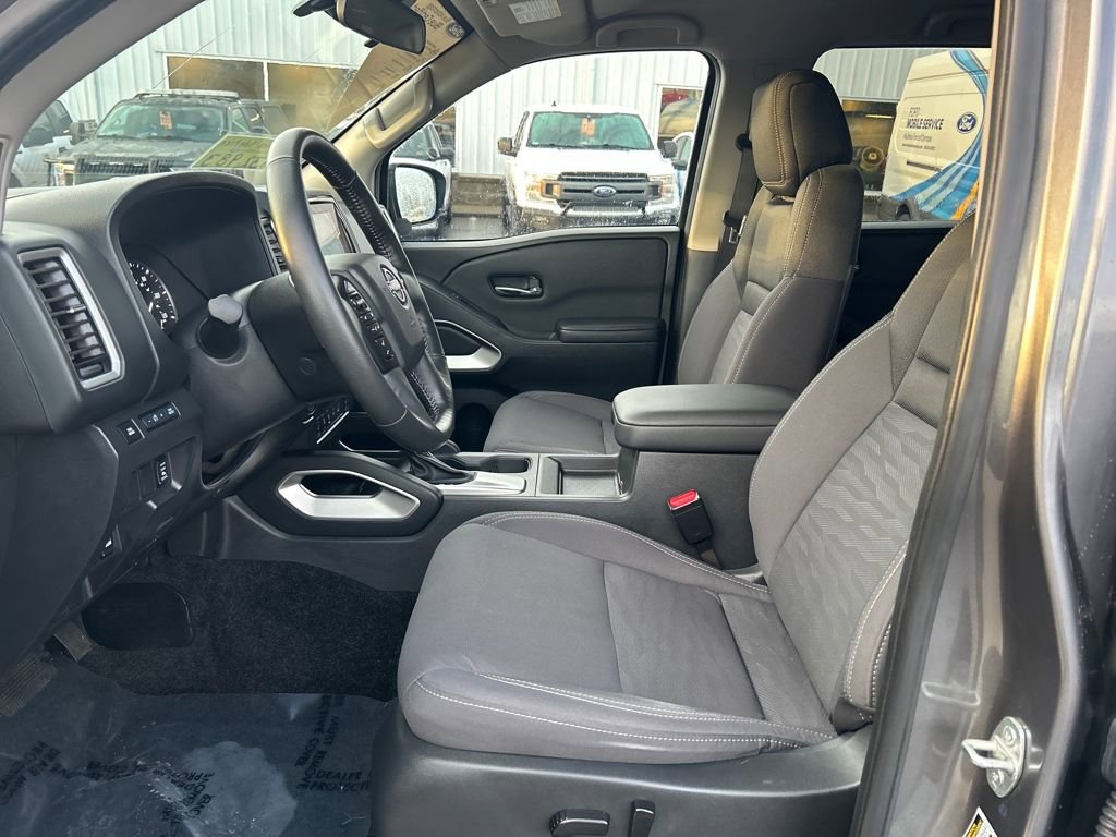 Used 2023 Nissan Frontier SV w/ Technology Package image 5