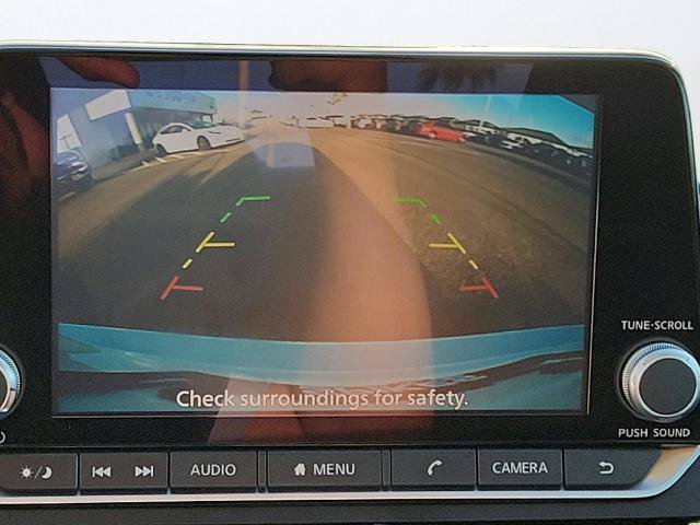 Used 2025 Nissan Altima 2.5 SV FWD image 14