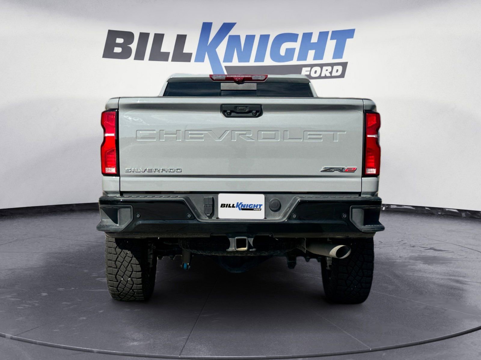 Used 2025 Chevrolet Silverado 2500 ZR2 w/ Technology Package image 4
