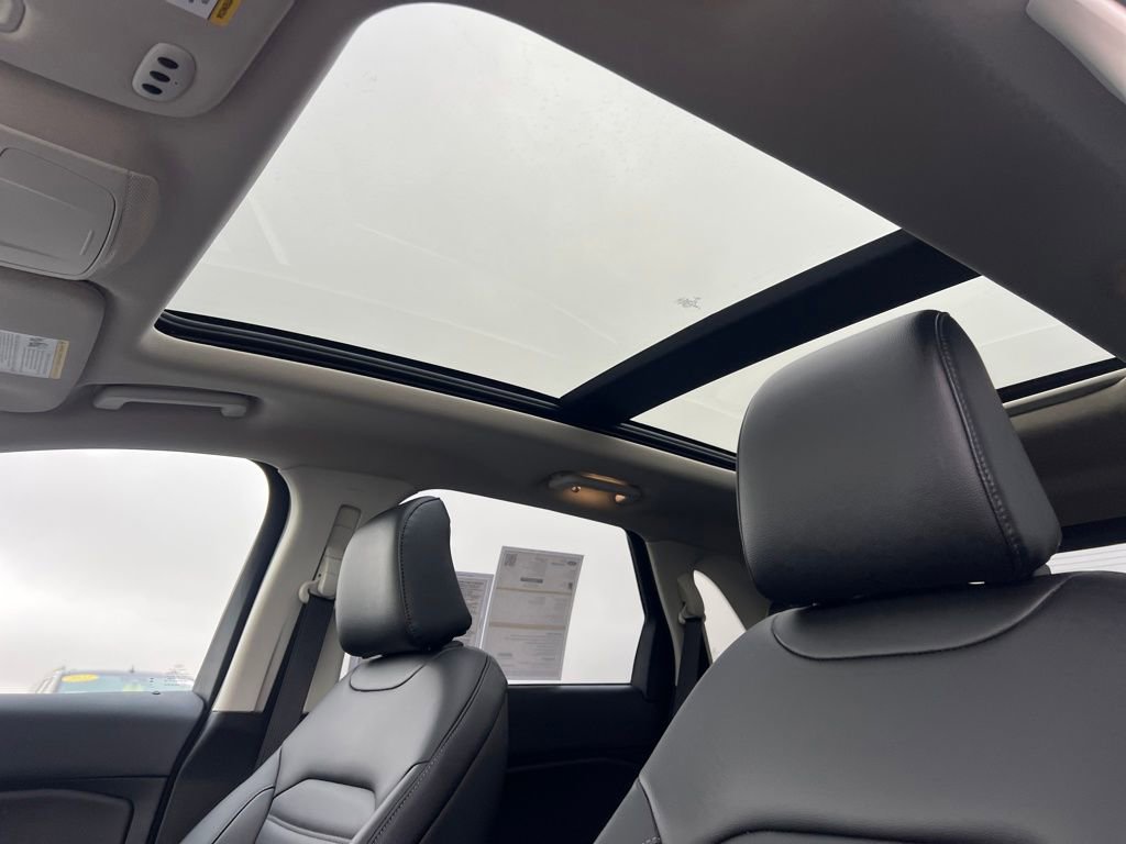 Certified 2024 Ford Edge SEL w/ Convenience Package image 27