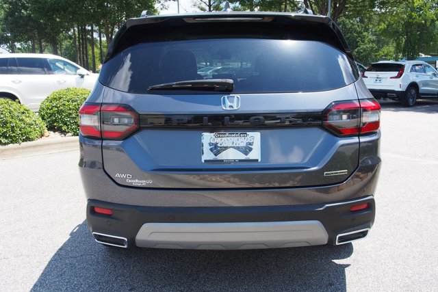 Used 2024 Honda Pilot Touring image 7