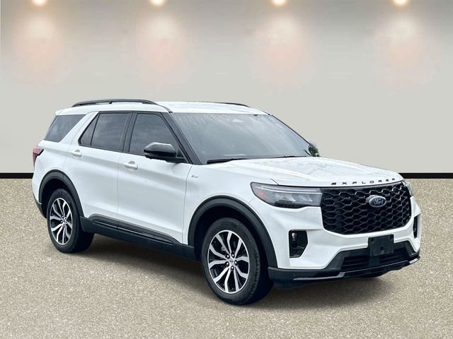 Certified 2025 Ford Explorer ST-Line AWD/4WD image 3