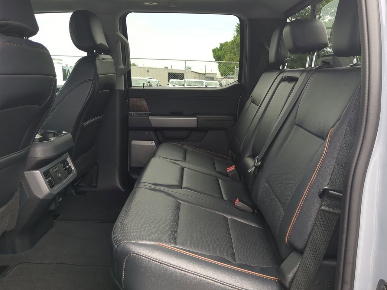 Certified 2025 Ford F250 Lariat w/ Lariat Ultimate Package AWD/4WD image 12