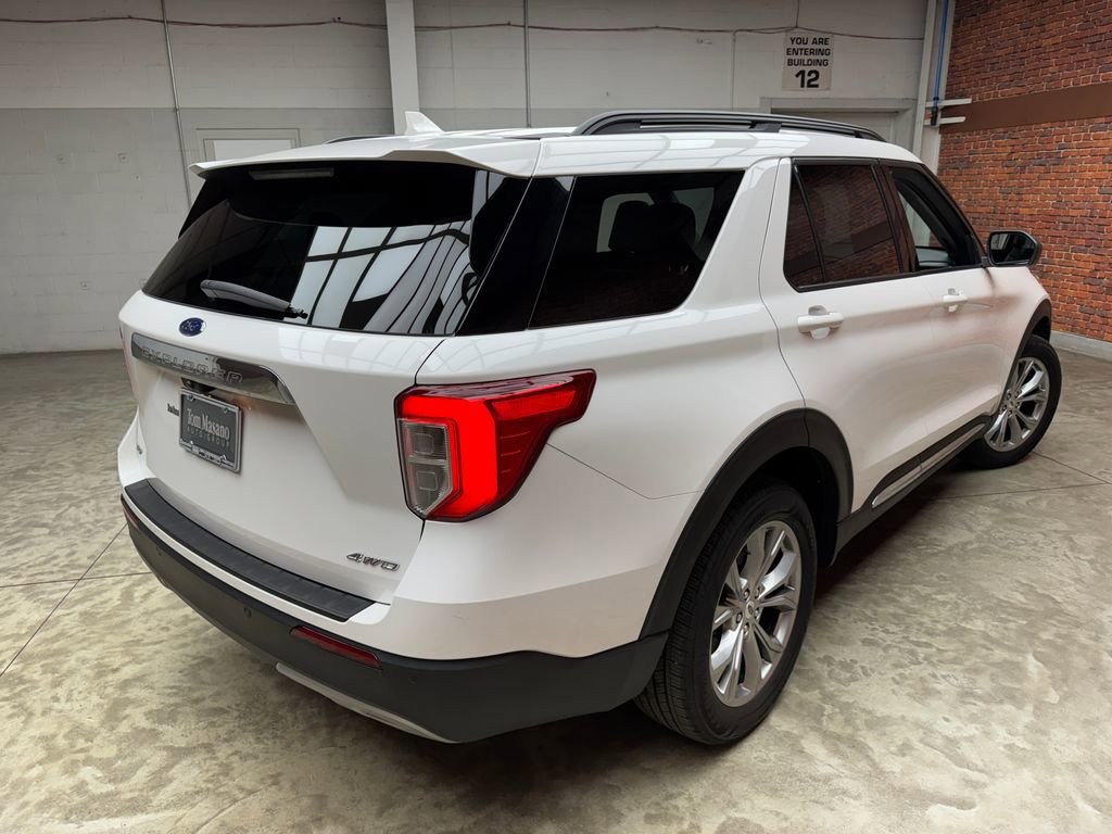 Certified 2023 Ford Explorer XLT w/ Equipment Group 202A image 4