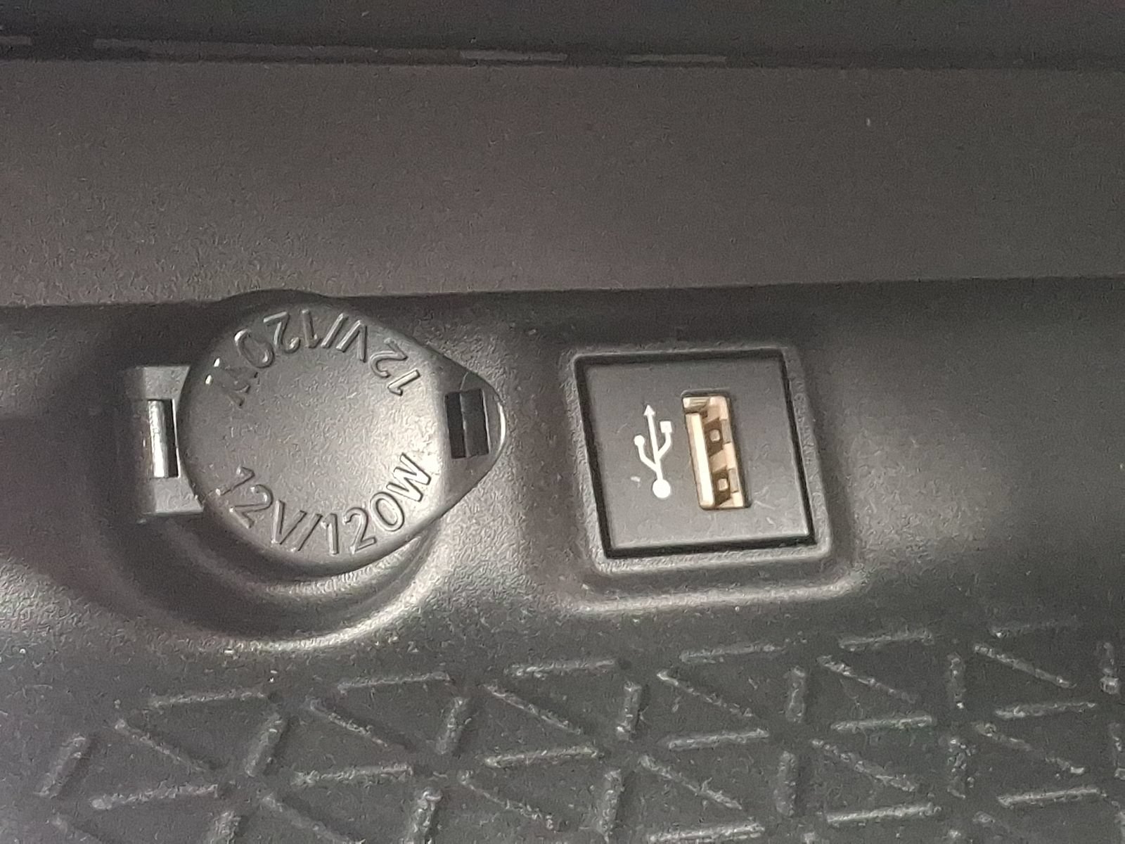 Used 2023 Toyota RAV4 LE AWD/4WD image 24