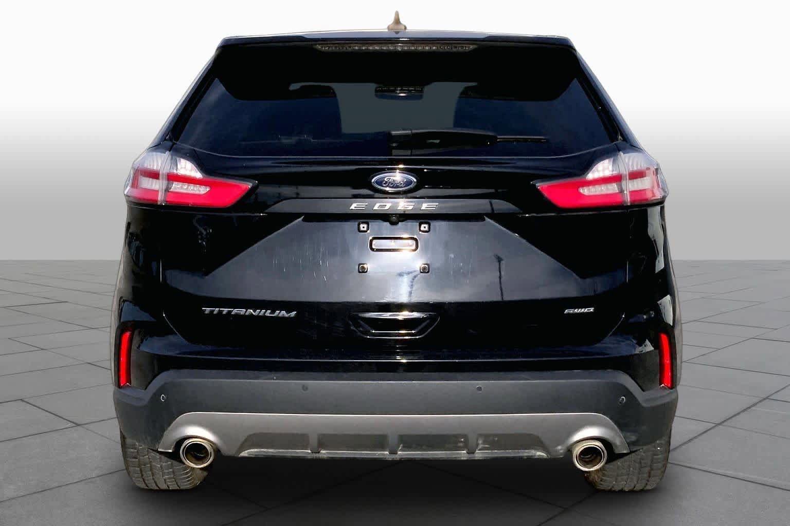 Certified 2022 Ford Edge Titanium AWD/4WD image 3