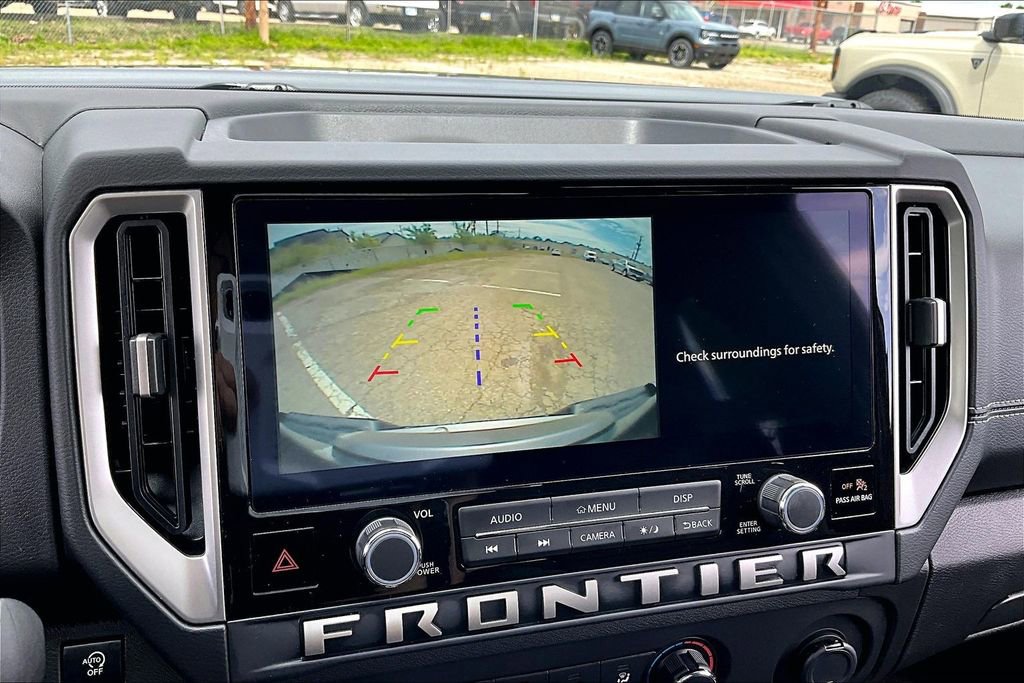 Used 2025 Nissan Frontier SV RWD image 22