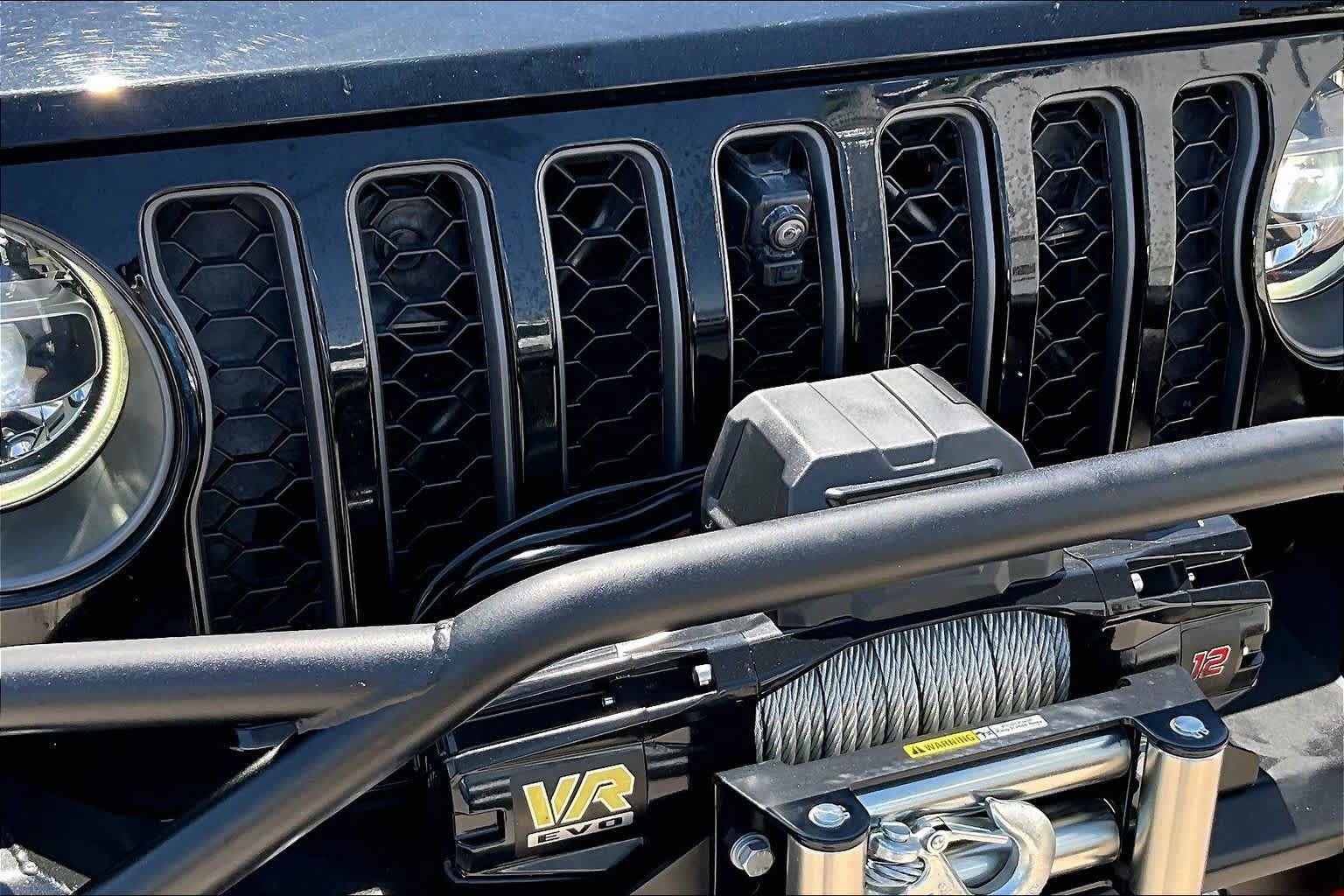 Used 2022 Jeep Gladiator Rubicon w/ LED Lighting Group AWD/4WD image 28
