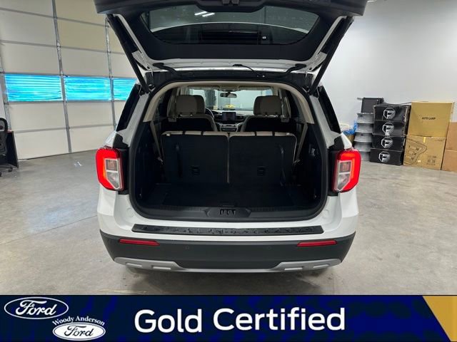 Certified 2022 Ford Explorer XLT w/ Equipment Group 202A image 7