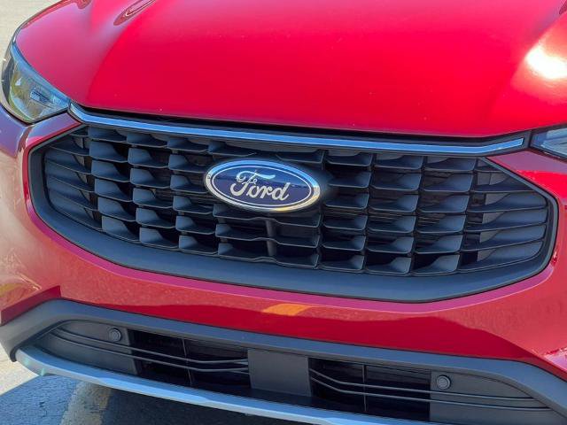 Certified 2023 Ford Escape Active AWD/4WD image 34