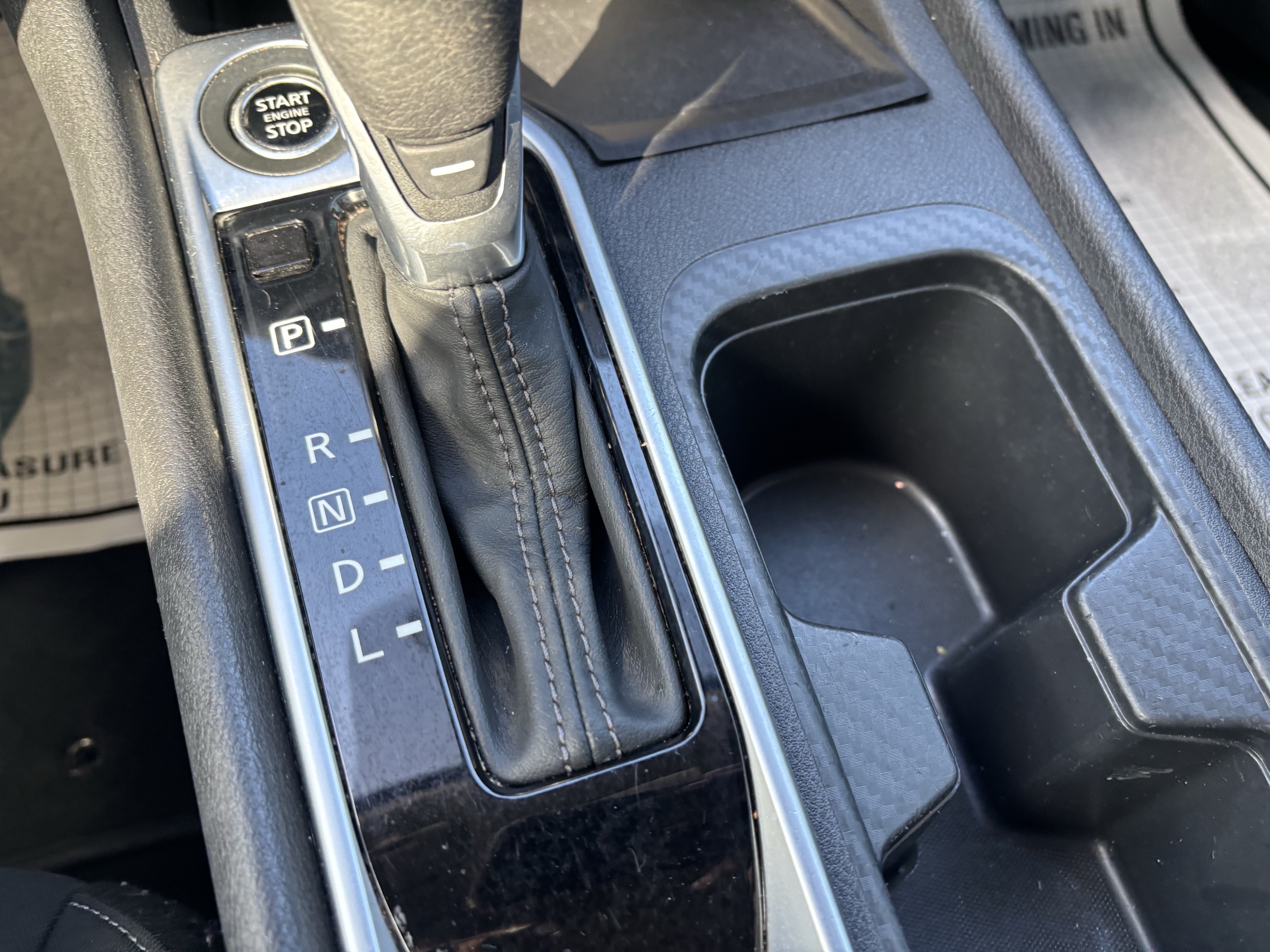 Used 2025 Nissan Sentra SV FWD image 33