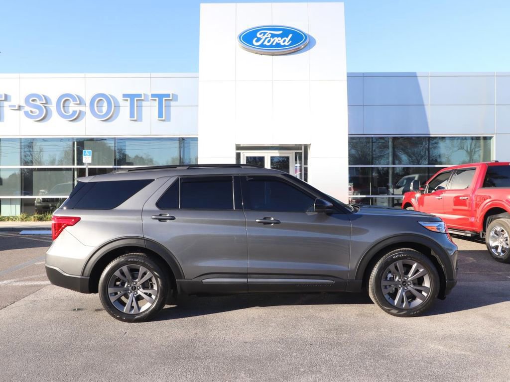 Certified 2023 Ford Explorer XLT w/ Equipment Group 202A image 6