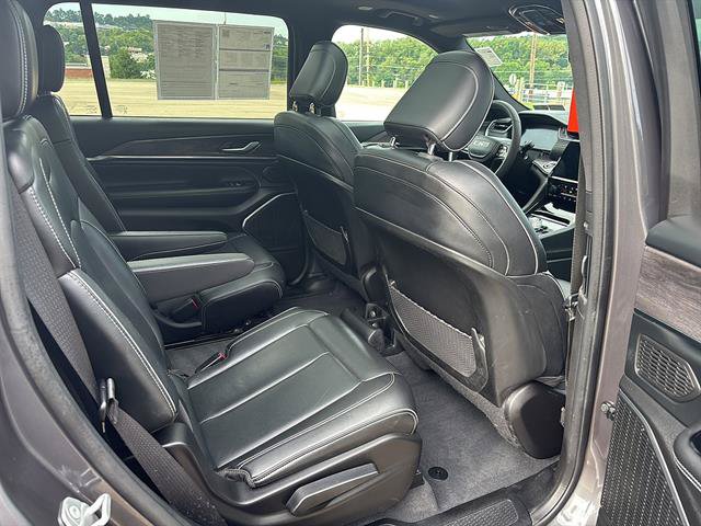 Used 2023 Jeep Grand Cherokee L Overland AWD/4WD image 19