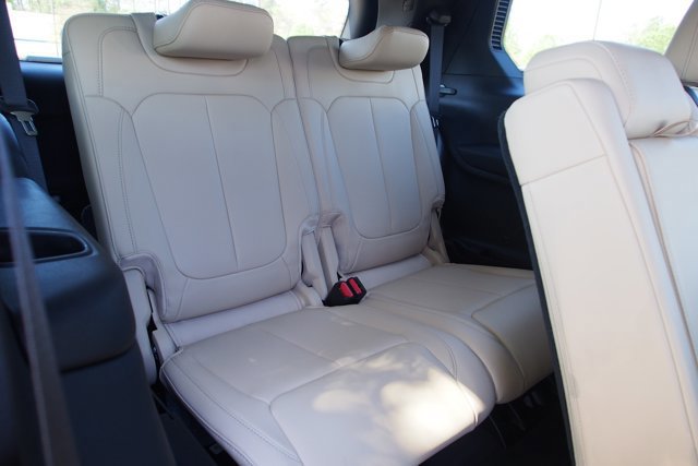 Used 2024 Jeep Grand Cherokee L Limited w/ Black Appearance Package image 16