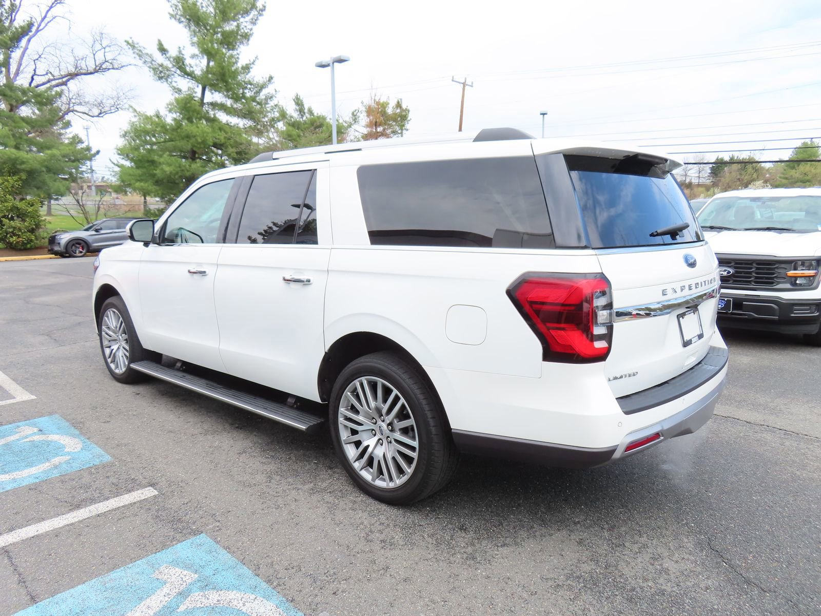 Certified 2023 Ford Expedition Max Limited AWD/4WD image 3
