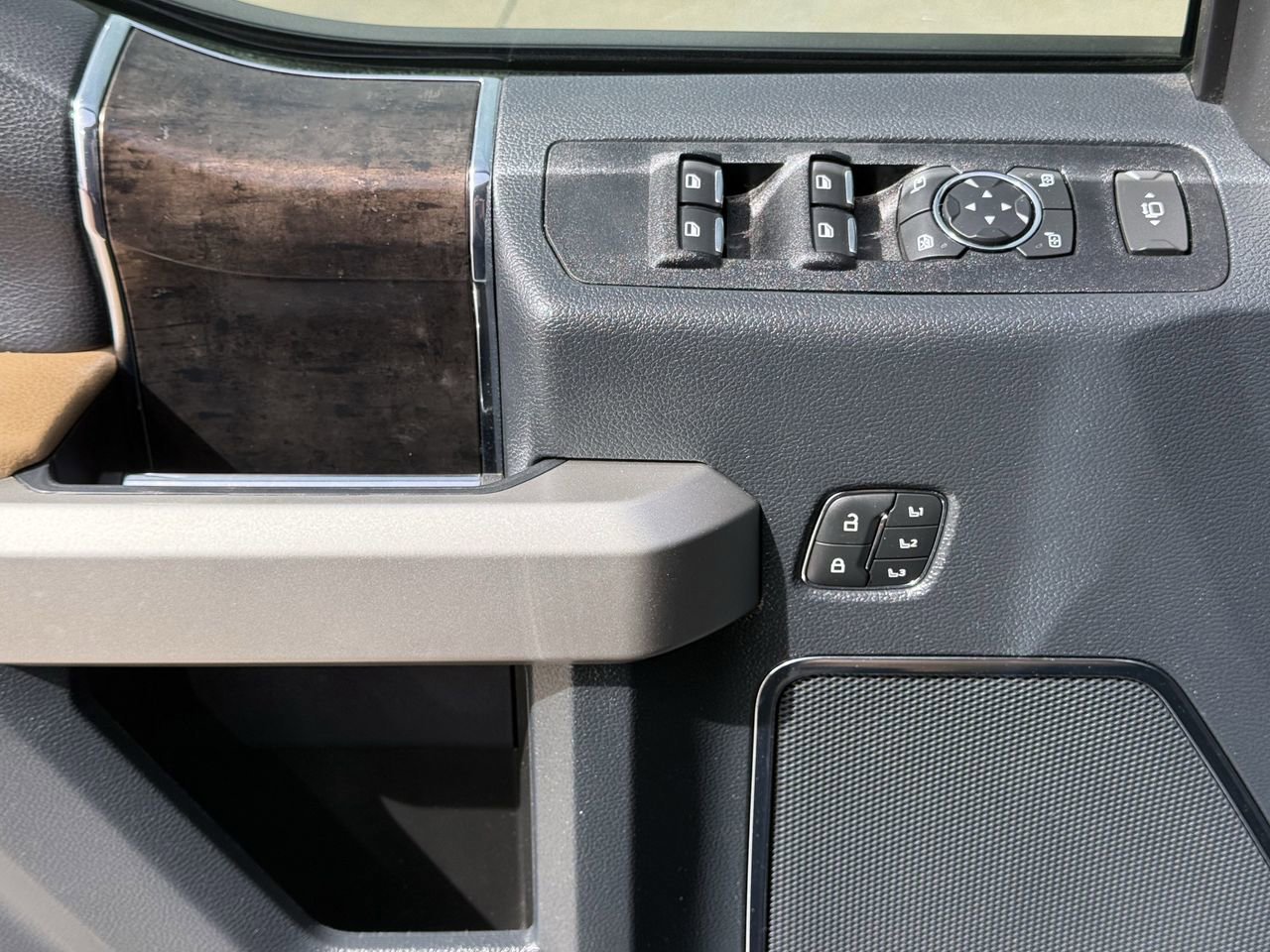 Certified 2022 Ford F250 Lariat w/ Lariat Value Package image 22