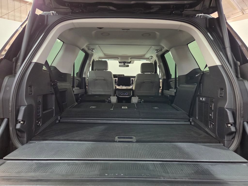 Certified 2025 Ford Expedition Active image 14