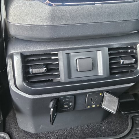 Certified 2022 Ford F150 XLT w/ Equipment Group 302A High image 17