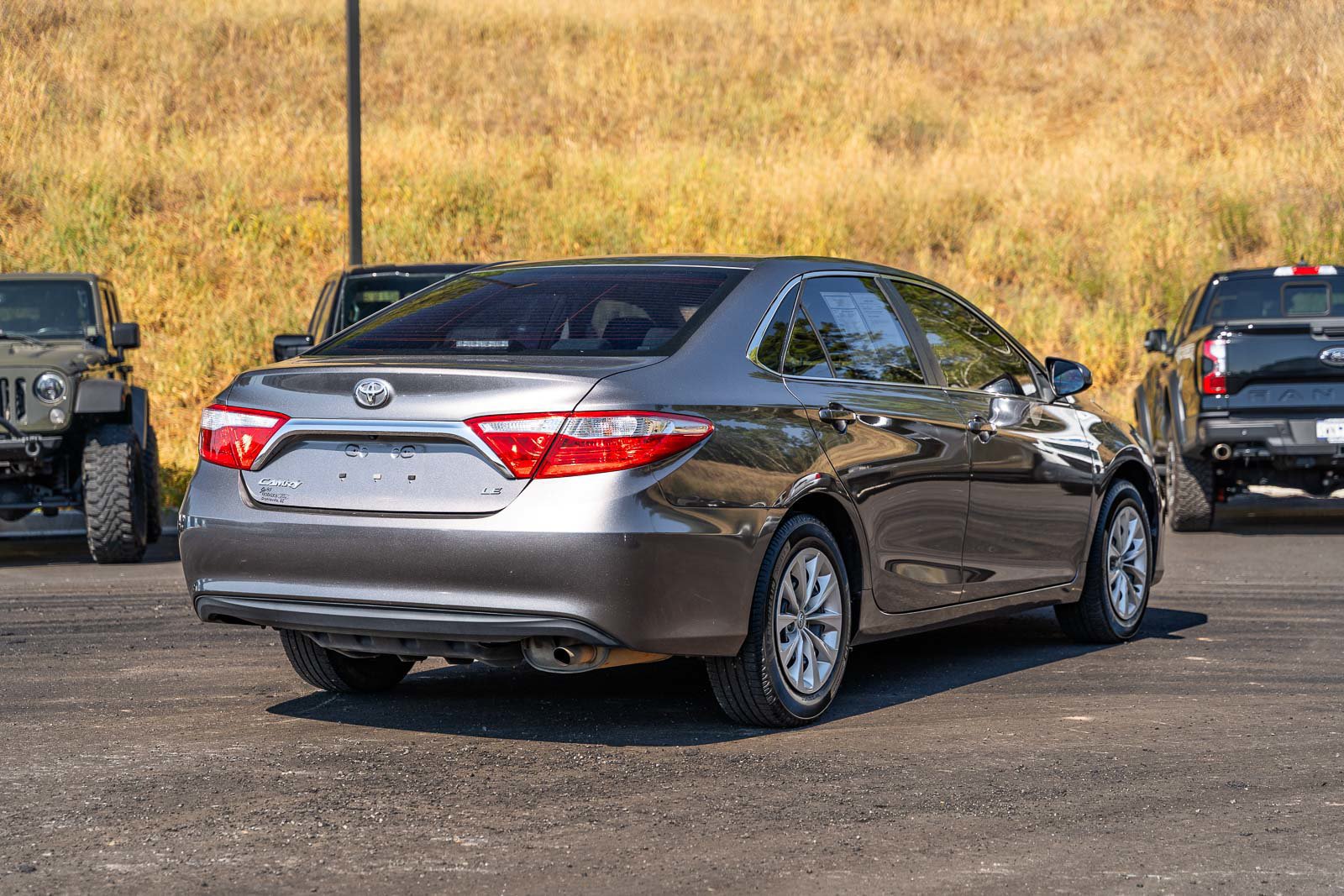 Used 2017 Toyota Camry SE FWD image 7