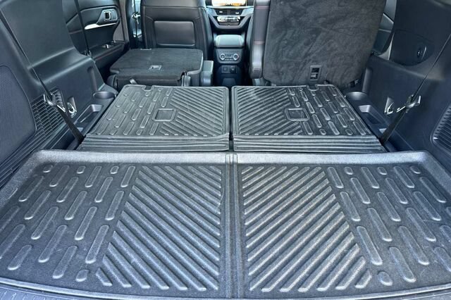 Certified 2025 Ford Explorer ST-Line w/ Premium Package AWD/4WD image 16