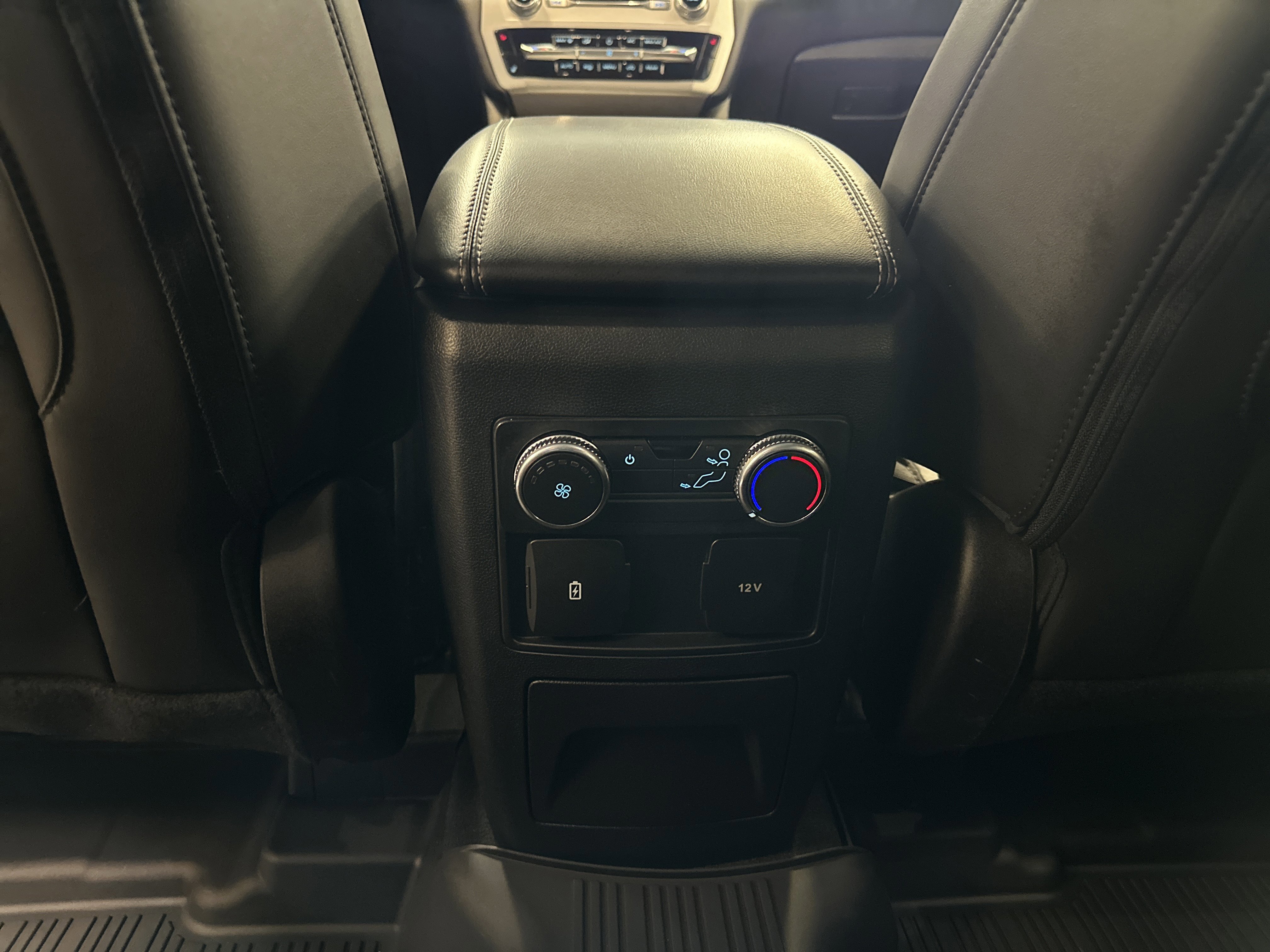 Certified 2022 Ford Explorer XLT w/ Equipment Group 202A image 28