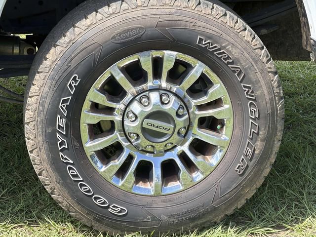Certified 2020 Ford F250 XLT w/ XLT Premium Package AWD/4WD image 17