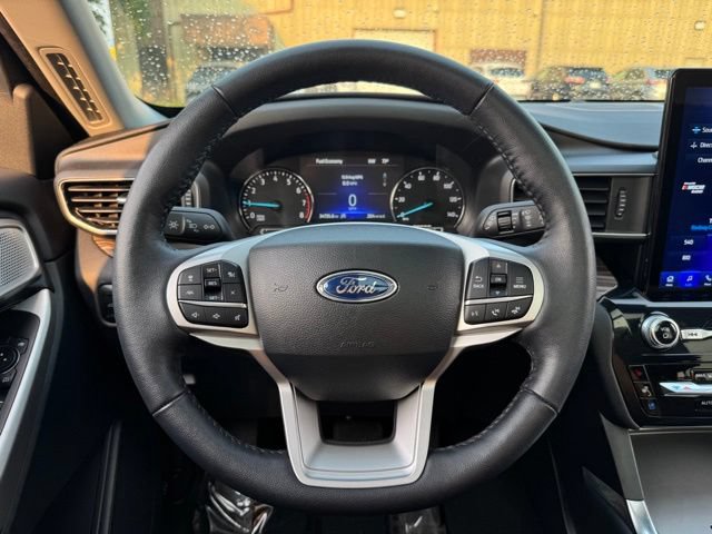 Certified 2024 Ford Explorer Limited w/ Limited Technology Package AWD/4WD image 32