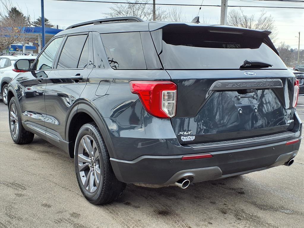 Certified 2022 Ford Explorer XLT w/ Equipment Group 202A image 6