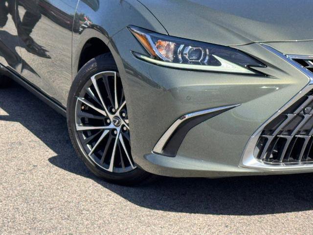 Used 2023 Lexus ES 350 w/ Premium Package FWD image 4