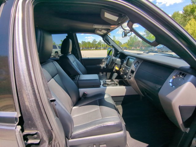 Certified 2017 Ford Expedition XLT w/ Equipment Group 202A AWD/4WD image 28