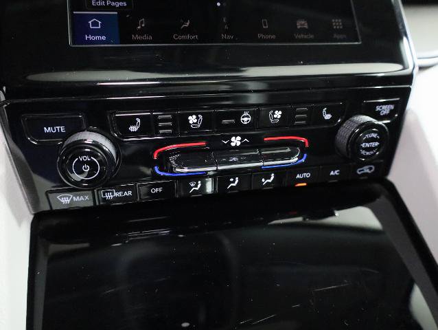 Used 2022 Jeep Grand Cherokee Overland w/ Luxury Tech Group IV AWD/4WD image 21
